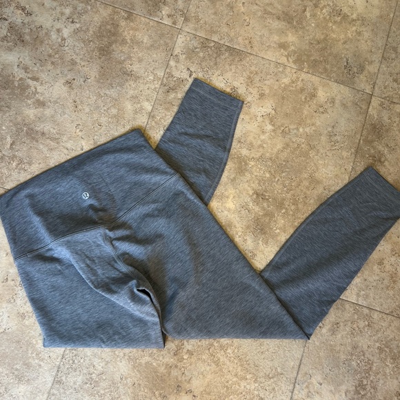 Lululemon Aligns 25” - Picture 1 of 3